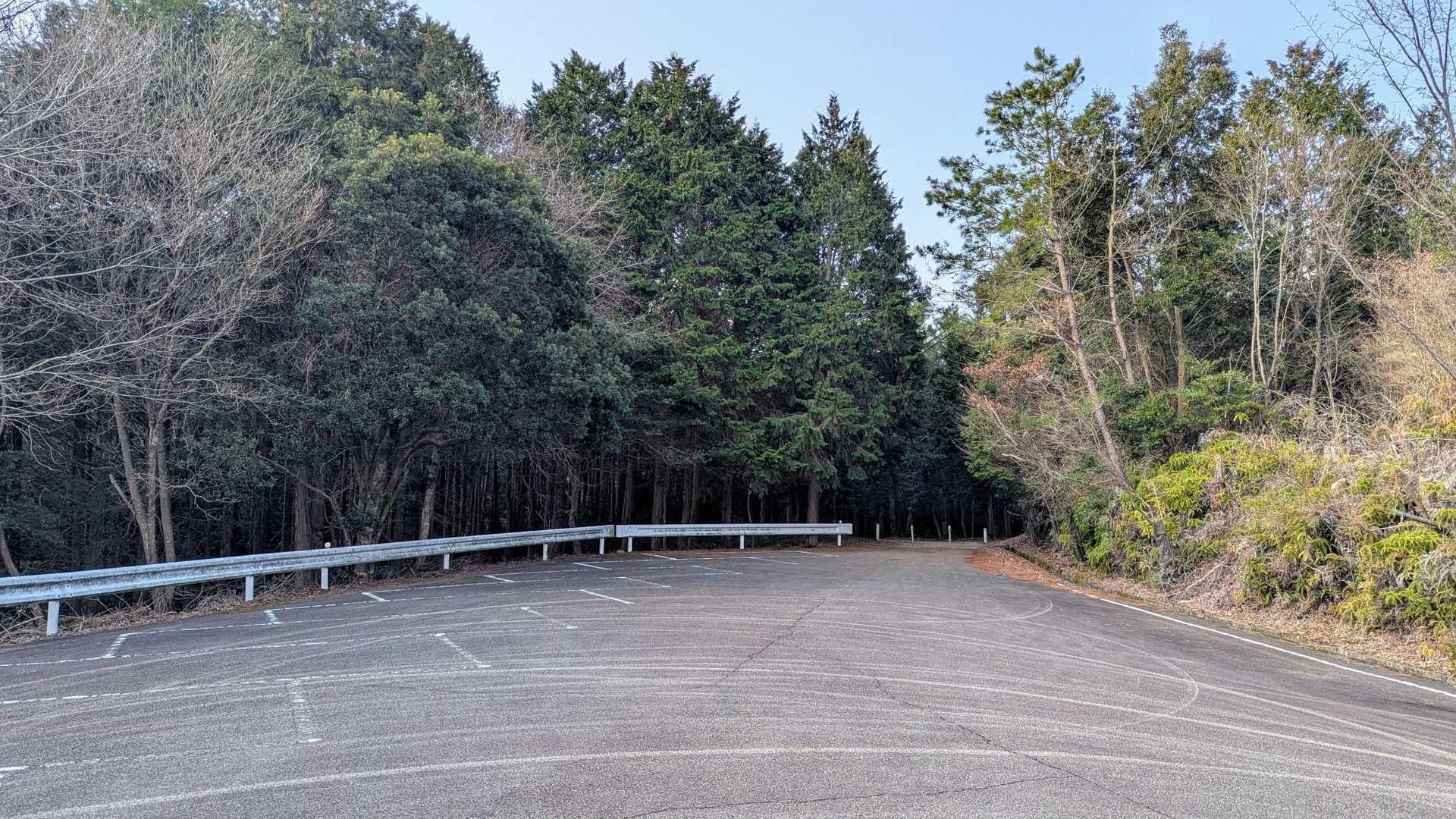 登山口に到着です。
赤穂ふれあいの森 の駐車場に置かせてもらって