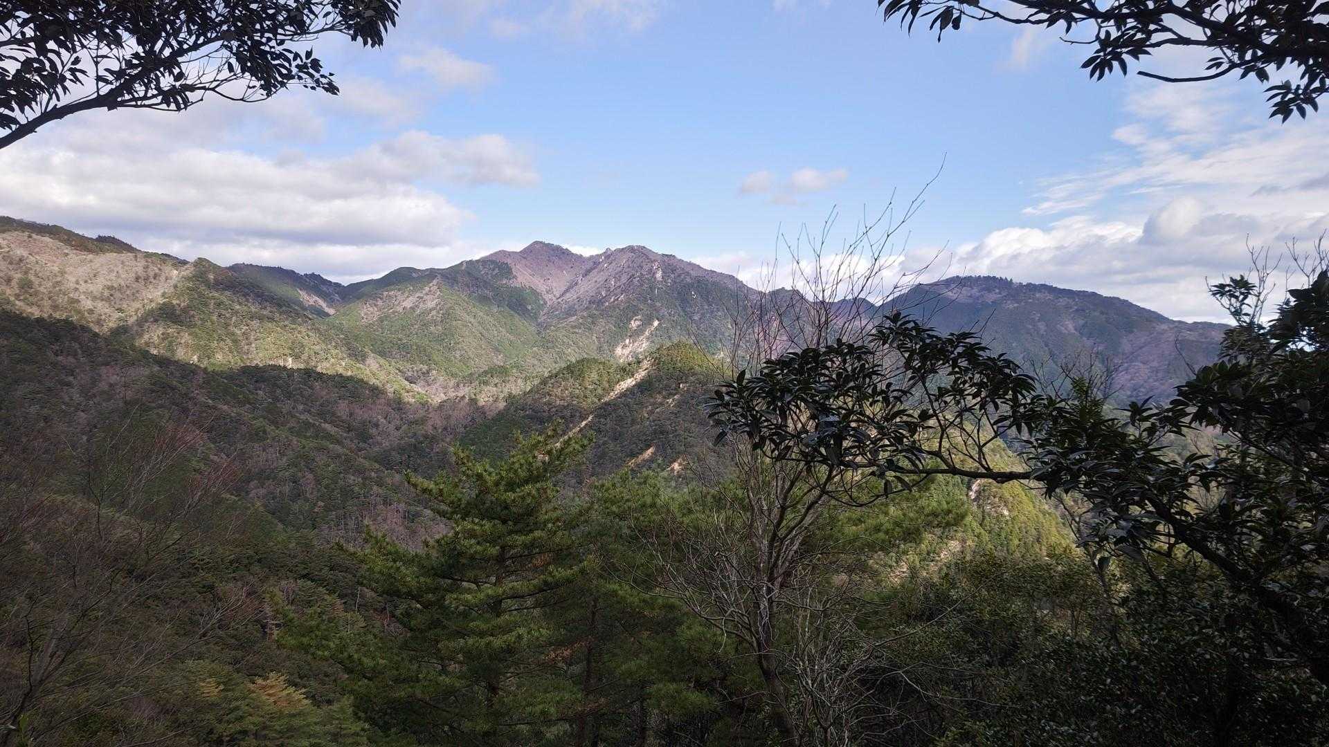 鬼ヶ牙登山道入口-鬼ヶ牙-長坂の頭-船石-臼杵ヶ岳 周回コースの写真
