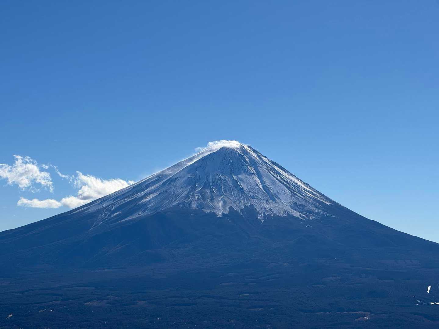 山頂は雪煙
やっぱり爆風なんやな🌀