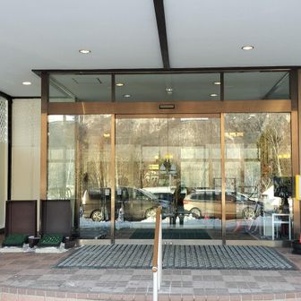 休暇村乗鞍高原ではなくその下、すずらん橋のやまぼうし駐車場に駐車

午後は風が弱まるとの予報をみて遅めの出発（にしても遅すぎ🫠

休暇村本館でトイレ借りた。感謝🙏
（朝7時からフロントに断れば借りられる模様）