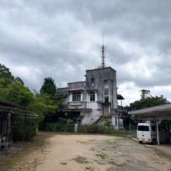 ケーブルカーの屋島山頂駅
かつては、ここも食堂や籠屋で賑わい、エッサホッサ籠屋が担いで屋島寺や旅館ホテルまで人を運んでいました😅