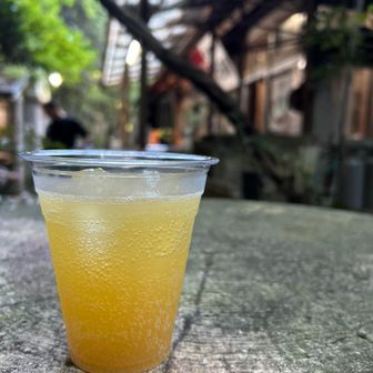 高座の滝で奄美のみかんを使ったサイダーを飲みました
ビタミンとシュワシュワが五臓六腑に染み渡る～♡