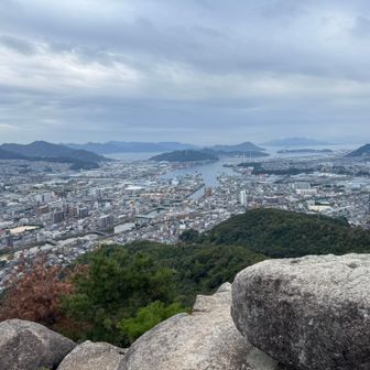 山頂での宝探しは諦めて
地獄岩へ移動🏃‍➡️