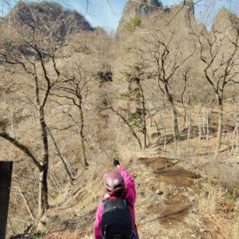 この真ん中を下ってきた中間道