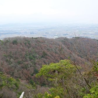 登山口から本丸への稜線