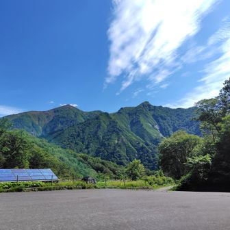 笠ヶ岳と白毛門