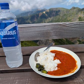 ミネラルと塩分補給の為にお昼ご飯。
名物のマサラカレーライス辛口🍛（１０００円也）を頂いた。
本当に美味かったなぁ😆✨