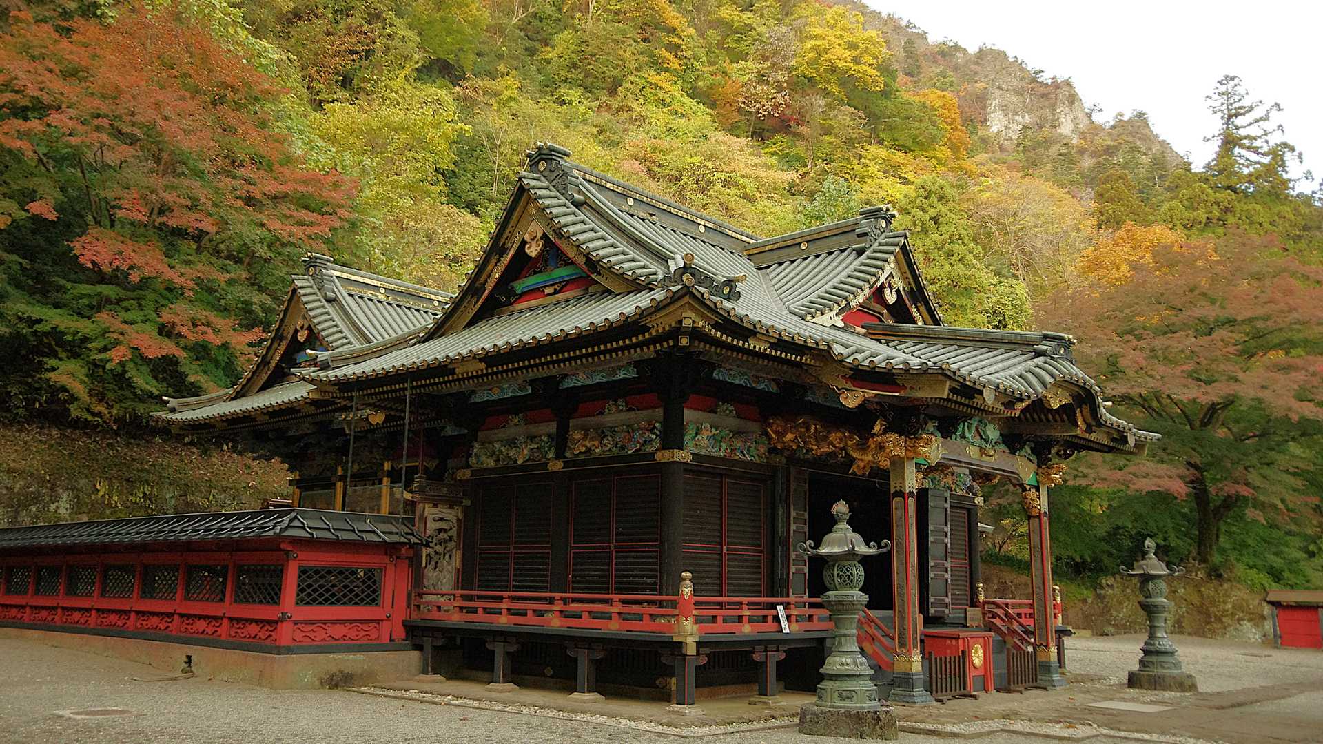 妙義山神社⛩️徳川家も信仰していた事から彫刻なども豪華でした。