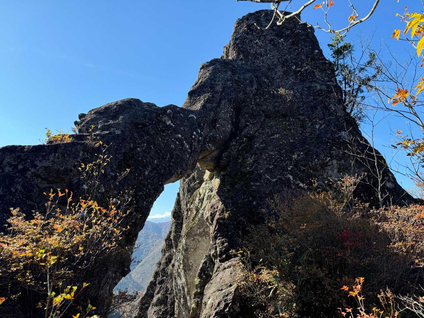 どどーん‼️奇岩マンモス岩🦣いつ見てもカッコよか