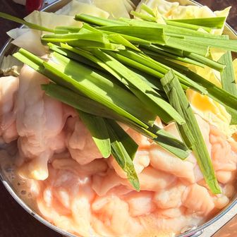 キャンセンに降りてランチ🍙
今日は家からカセットコンロ持参で
モツ鍋を作ってもらいました。