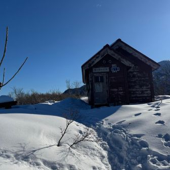 ７合目のヒュッテ。
少し休憩。