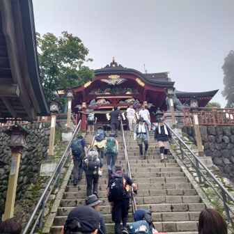 こんな天気でも御岳山は大人気