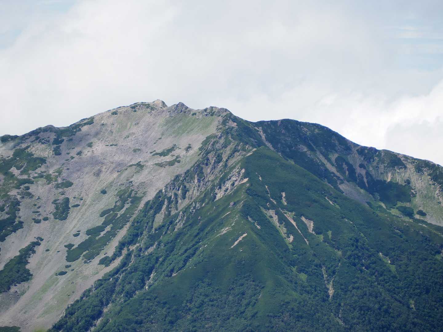 雲のかかってない仙丈ケ岳をアップ📸