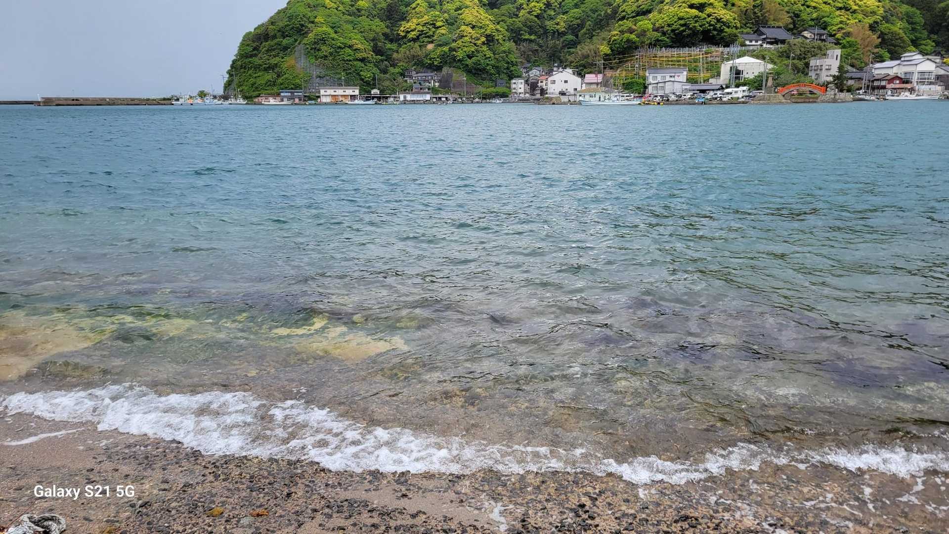 波打ち際、綺麗すぎ