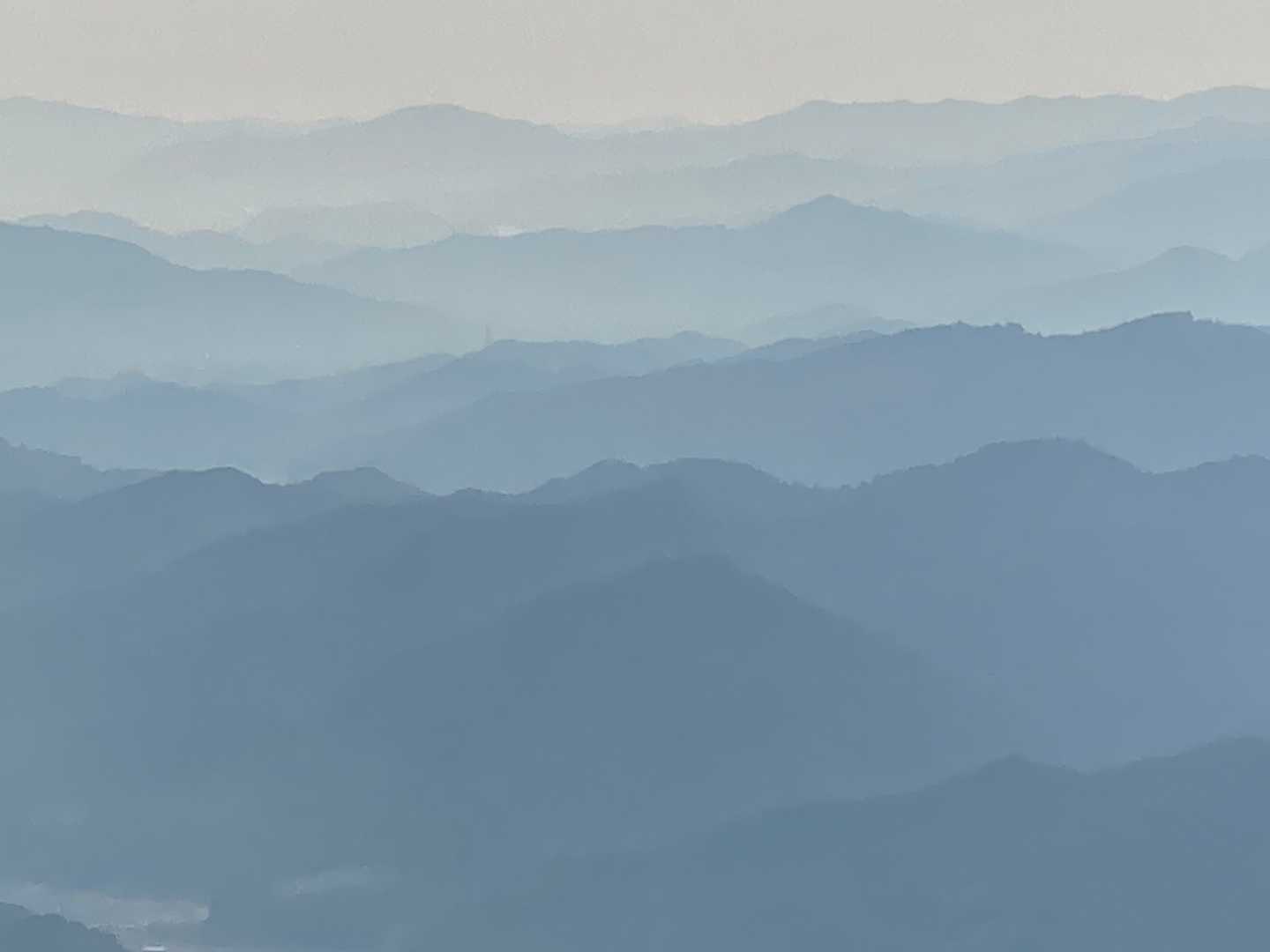 東山魁夷？なんか良く分からんけど、墨絵。