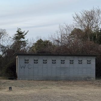 山頂にトイレありました