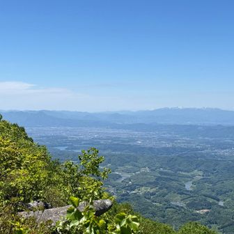 よく見ると鳥海山も