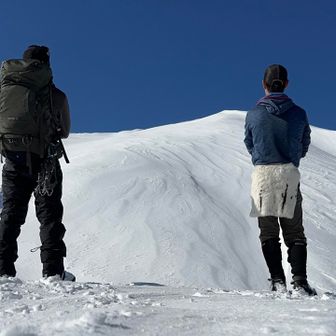 小屋までくれば後は何とか...
「さあ参りましょう(ヨチヨチと)」