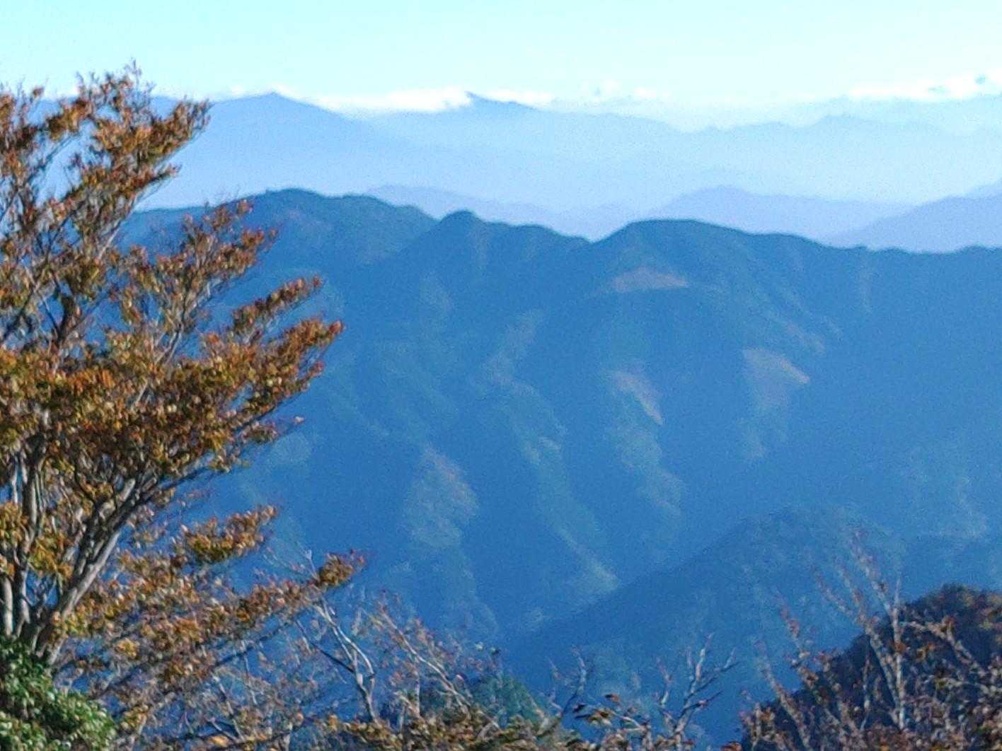 そのさらに左側にはトンギリや黒峰たちがいるんですが、よくわかりません。