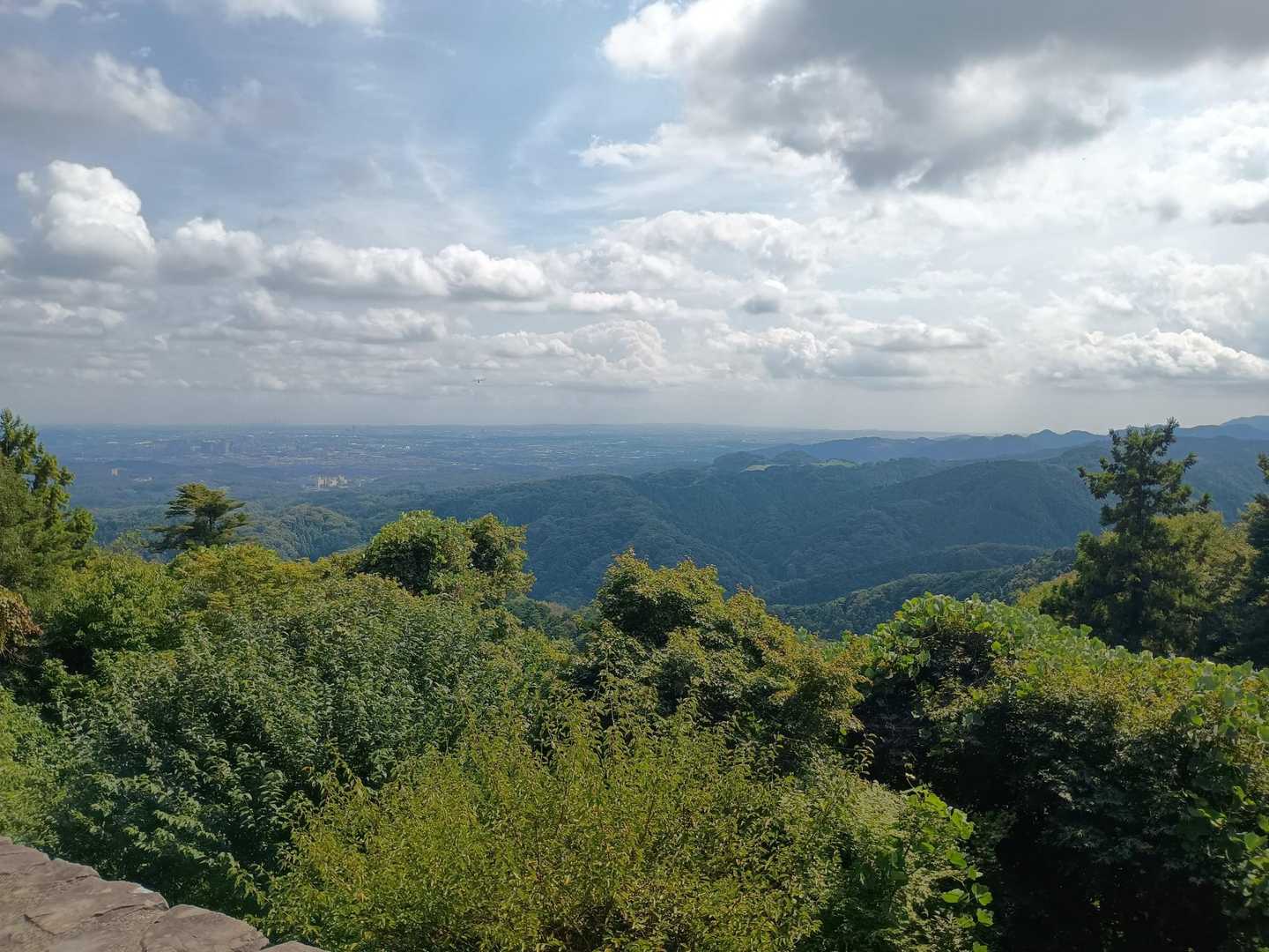 1号路で下山、途中見晴らしが良いところがあった