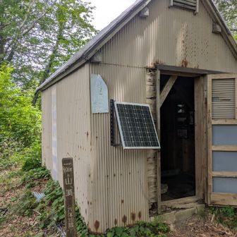 摩耶山避難小屋