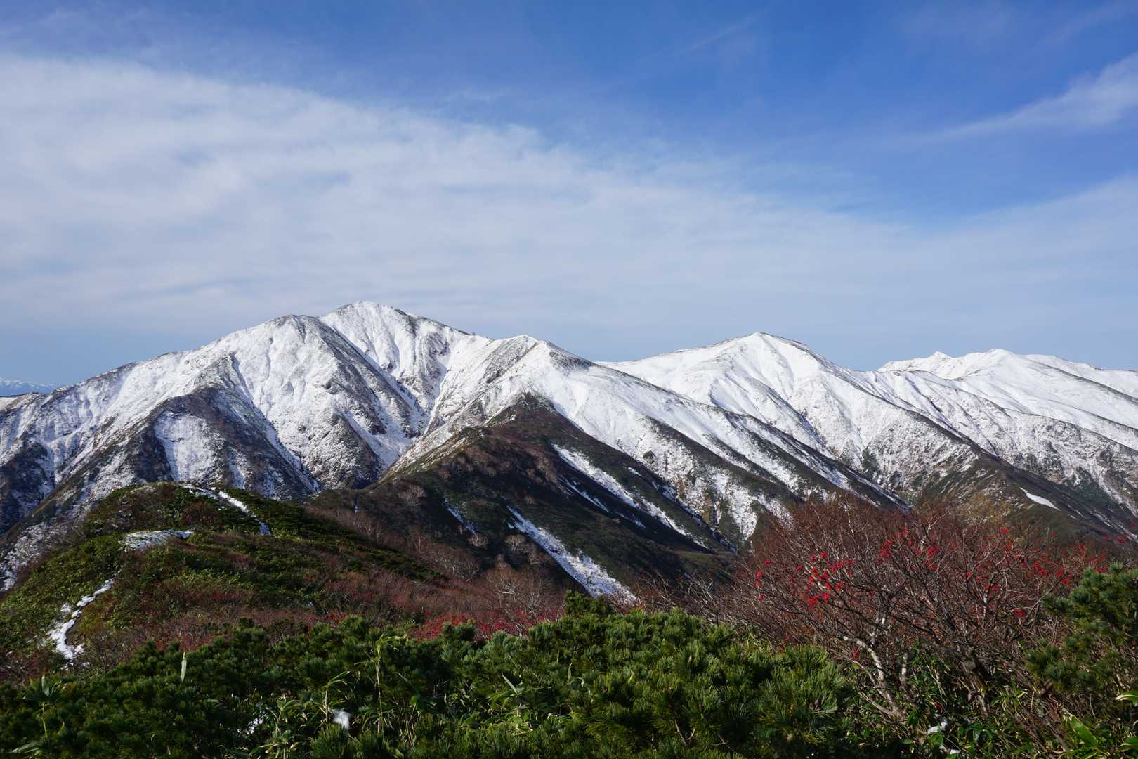 小朝日岳到着。この景色を見たくてやってきたようなもの😆。