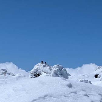 深山に人🤭向かってる人🤭
天気が良いので賑やかな声が響く😆