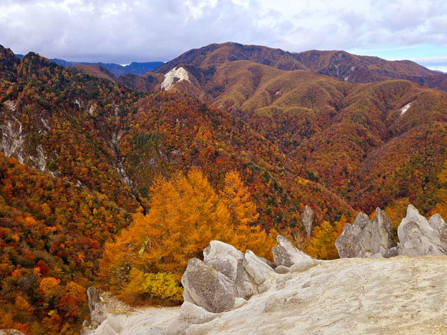矢立石登山口-日向山-鞍掛山 往復コースの写真