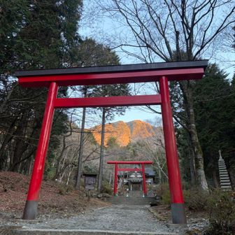 じつに神々しい公時神社