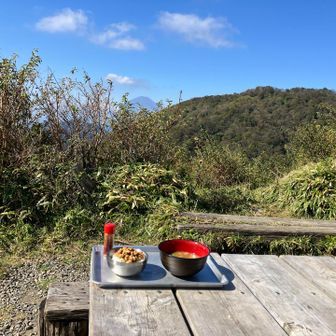 富士山にお供えしてから頂きます🤭
青空で納豆ご飯はうまいんです😋

🗻見えたのはこれが最後でした🤣