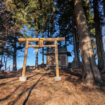 尺丈山神社でお参りをして広場に戻りました⛩️