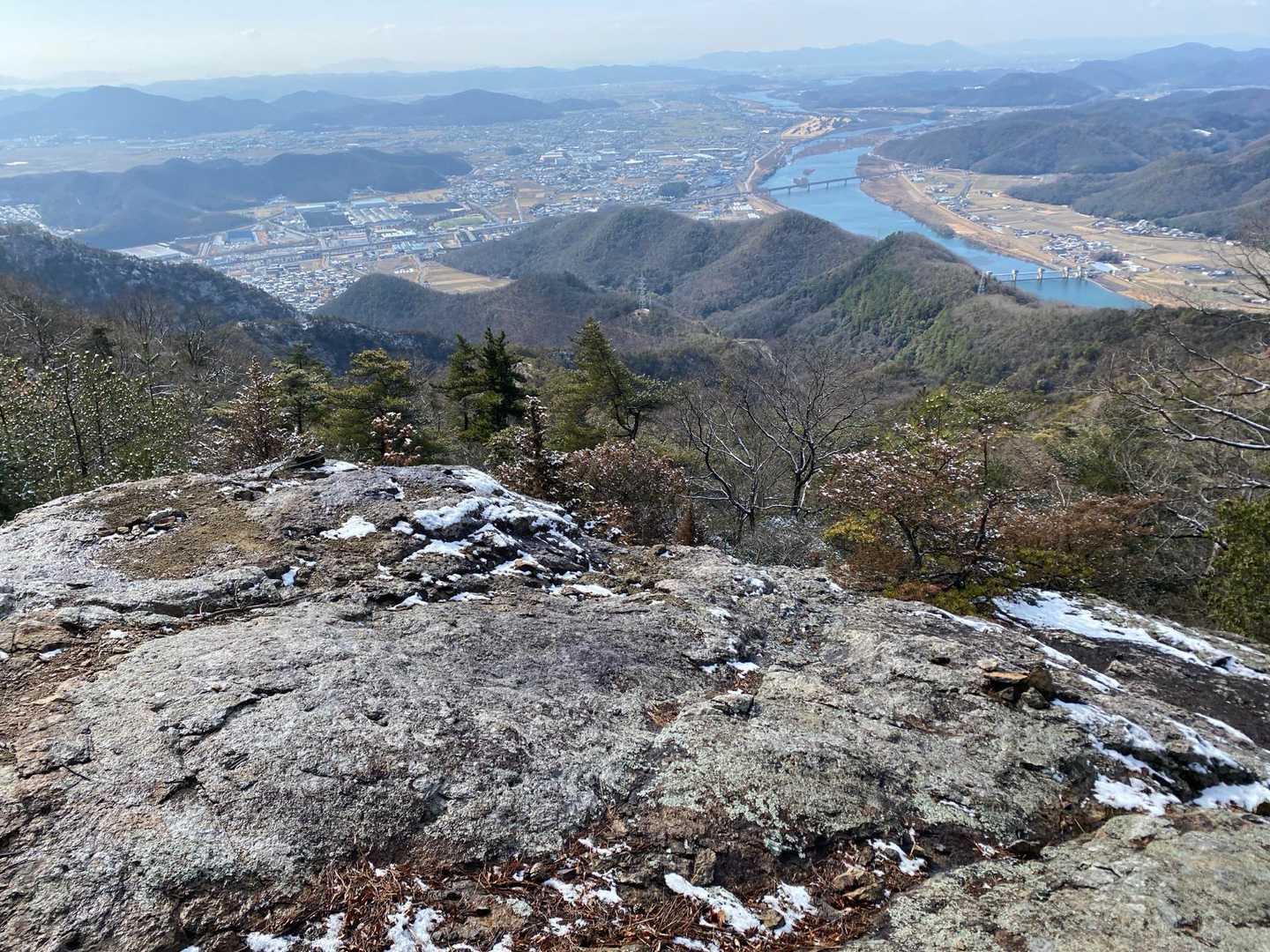 羽衣の岩より