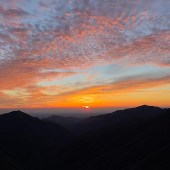 北トッタベツ山頂でご来光🌅✨✨✨