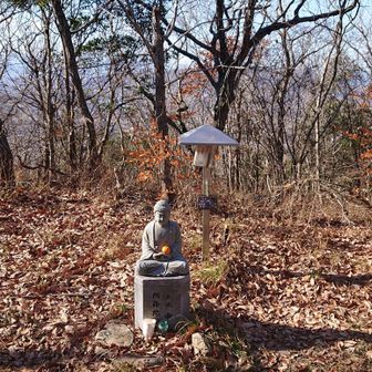休まず歩き、中山頂上