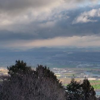 昼から仕事。
ここ最近膝の調子悪いけど、今日はどうかな？