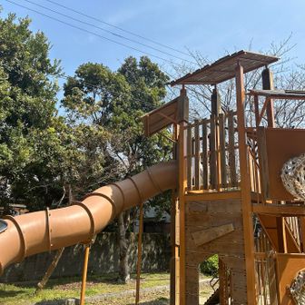 てらん😅そこは子供の遊具ですよ