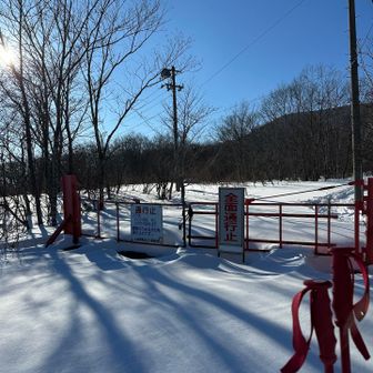 あ〜
やっぱり雪山は、いいなぁ
虫も熊も石なんかもない。
  素晴らしい景色をありがとう👏