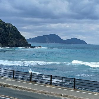 あと一時間余裕やぁ～☺️
岡垣の一撃‼️
　　ラーメン🍜🤔食べる時間❓
時間的にはギり間に合いそうでしたが
帰り道に見たら
けっこう車がいっぱい停まってた残念🙏🙏🙏🤗
