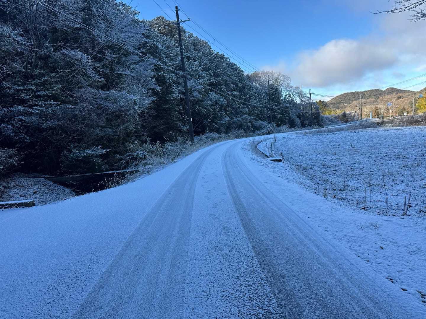 駐車場までの道のりは　積雪ありました。