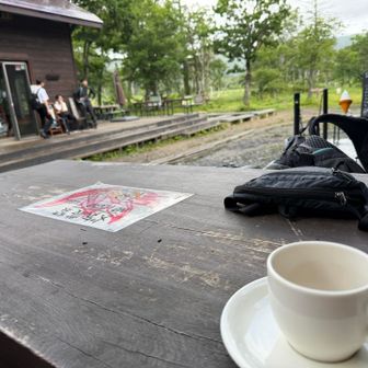 途中走ってまで急いで来たけど至仏山荘cafeのモーニング営業はやってなくてクレープにありつけず😭次女楽しみにしてたのに残念💦アイスでご機嫌をとる💦