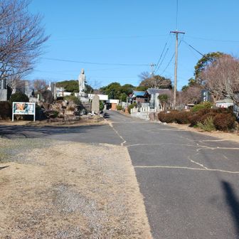 三ケ根観音に着いた、日本軍の戦死者慰霊碑がいっぱいある。