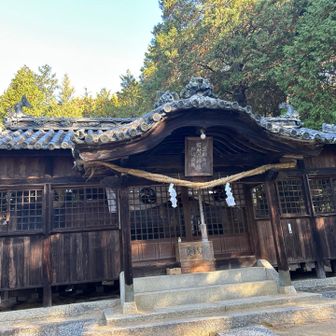 何かのお導きかも‥と、登りにも参拝した百射山神社に再度お参り🙏