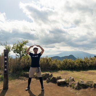 富士山は残念ながら営業終了。
ここまでキツかったー。
こっち先に登るコースにしとけば良かったなw
