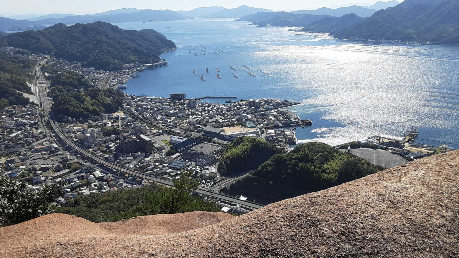 頂上直下