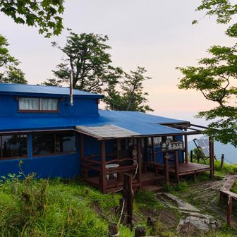 青ヶ岳山荘さん。天気急変で急遽一晩お世話になりました。本当にありがとうございました🙇