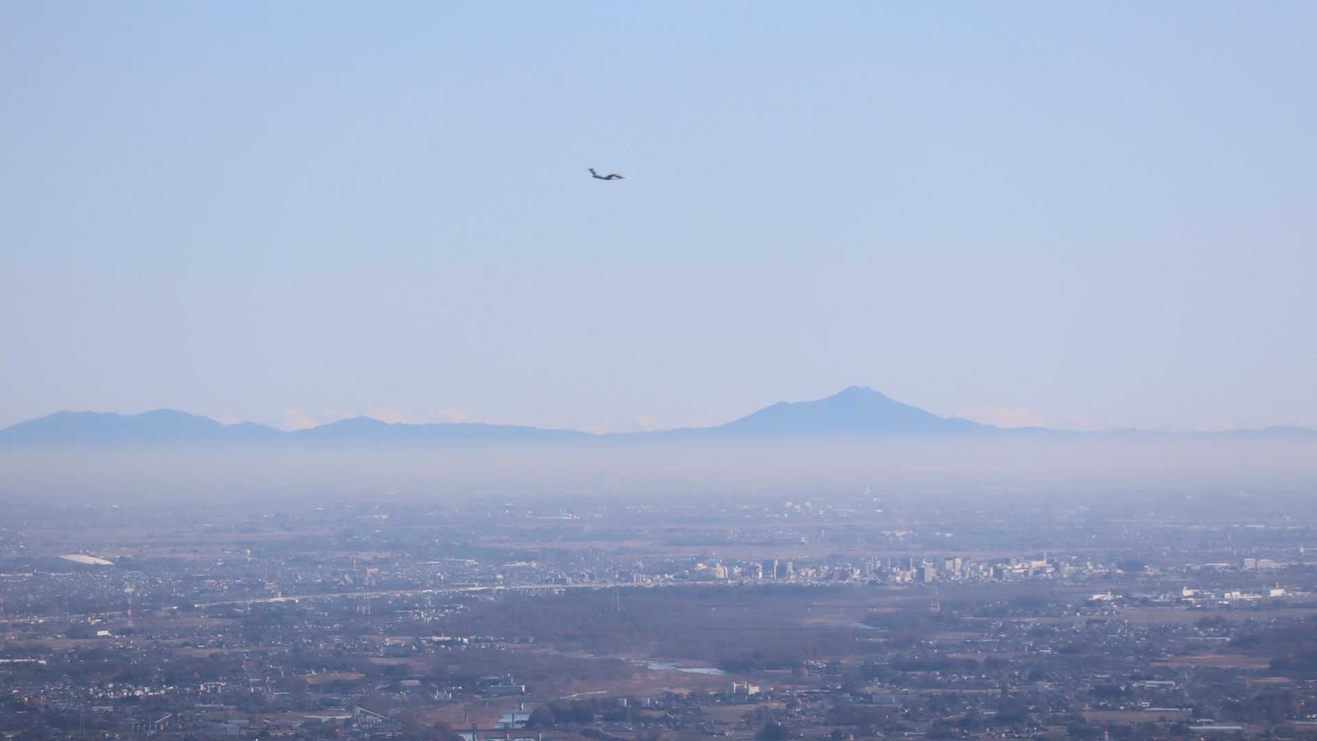 北からの旅客機