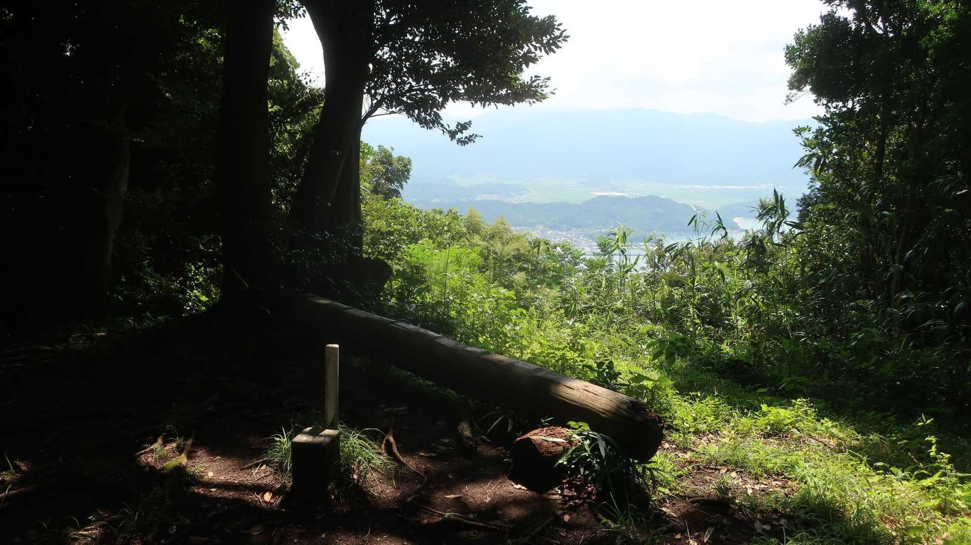 可也山往復 | 地元の遠足の定番。糸島富士の別名を持つ頂から眺める青色の写真