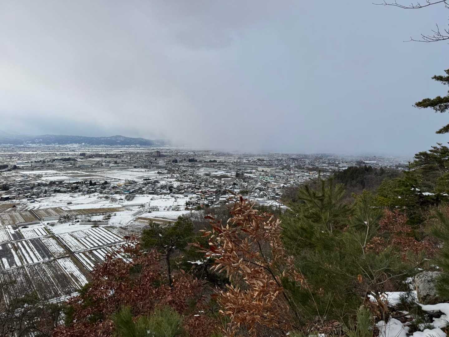雪が迫ってくる😂青空出てたのに〜