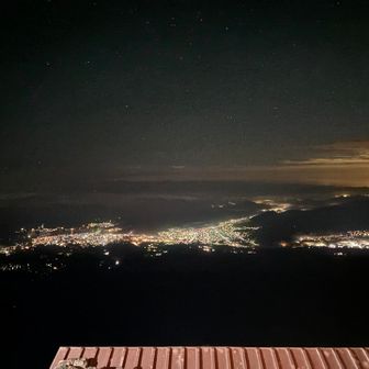 降っていた雨も晴れて夜景が綺麗🌃