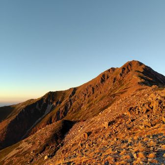 赤く染まる北岳